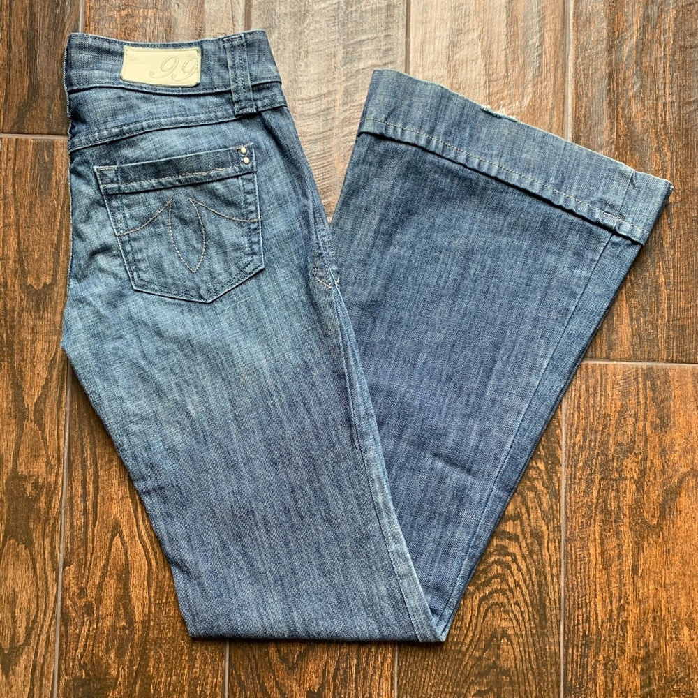 Level 99 Wide Leg Flare Flair 33” Med-Dark Wash 27